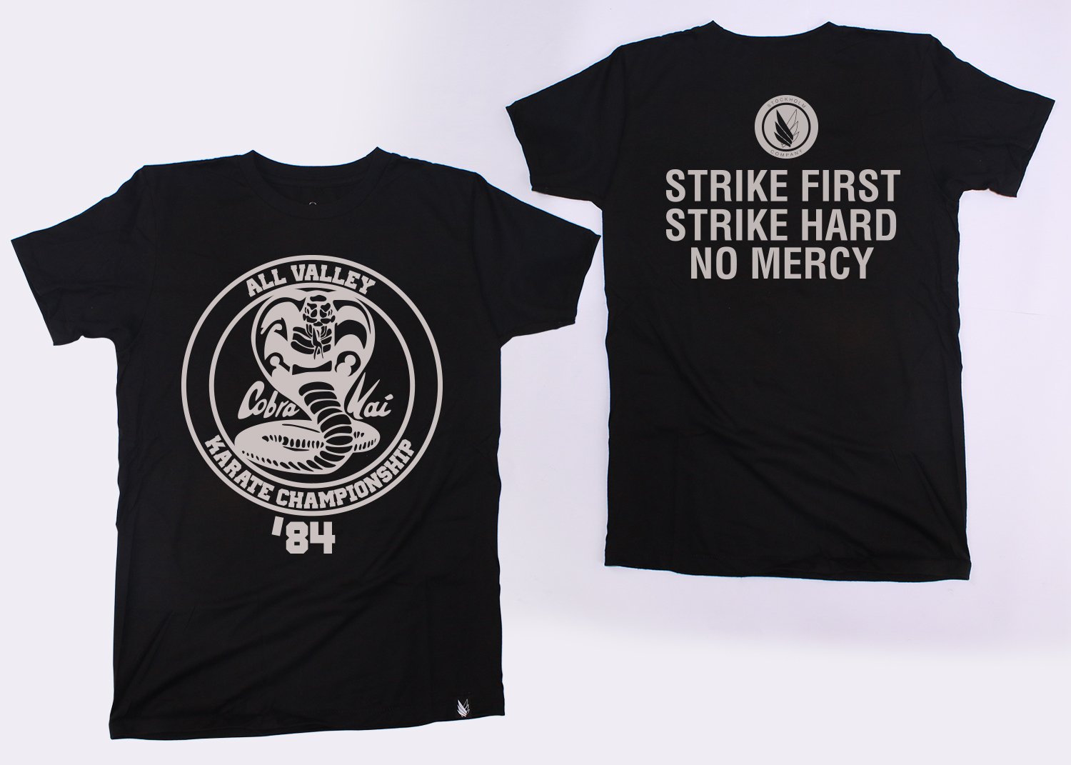 Cobra kai  Strike first Tribute - Stockholm Co. - Playera - cultura pop, hombre, playera, unisex